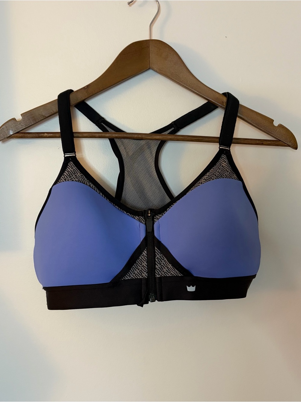 SHEFIT High-Impact Front-Zip Sports Bra in Periwinkle and Black size Luxe large